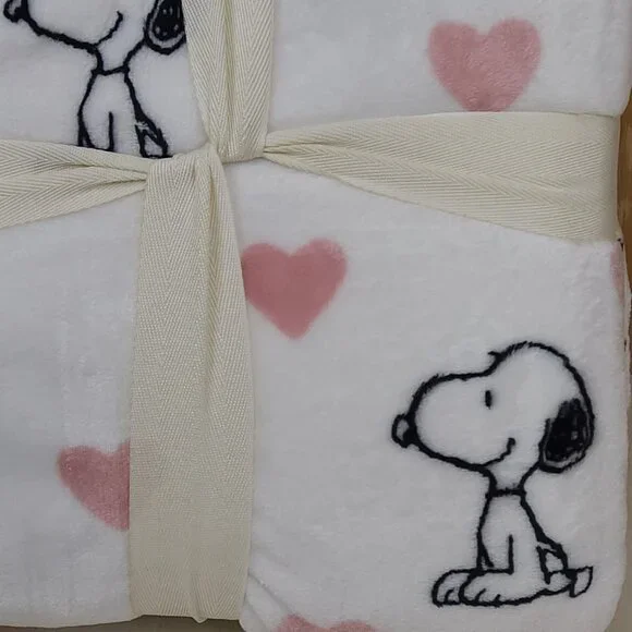Peanuts VelvetLoft King Blanket 108"x90" By Berkshire Snoopy Hearts Soft Cozy - Picture 8 of 9